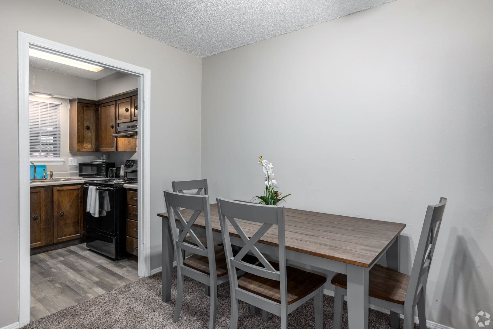 Oklahoma City Apartment: 2700 Indian Creek Blvd