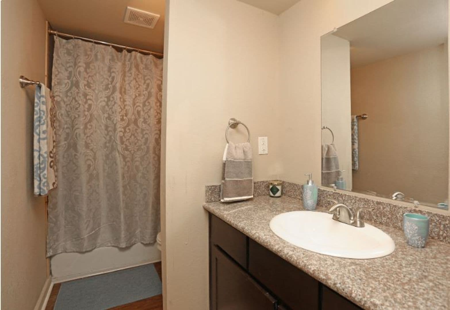 Norman Apartment: 2400 W Brooks St