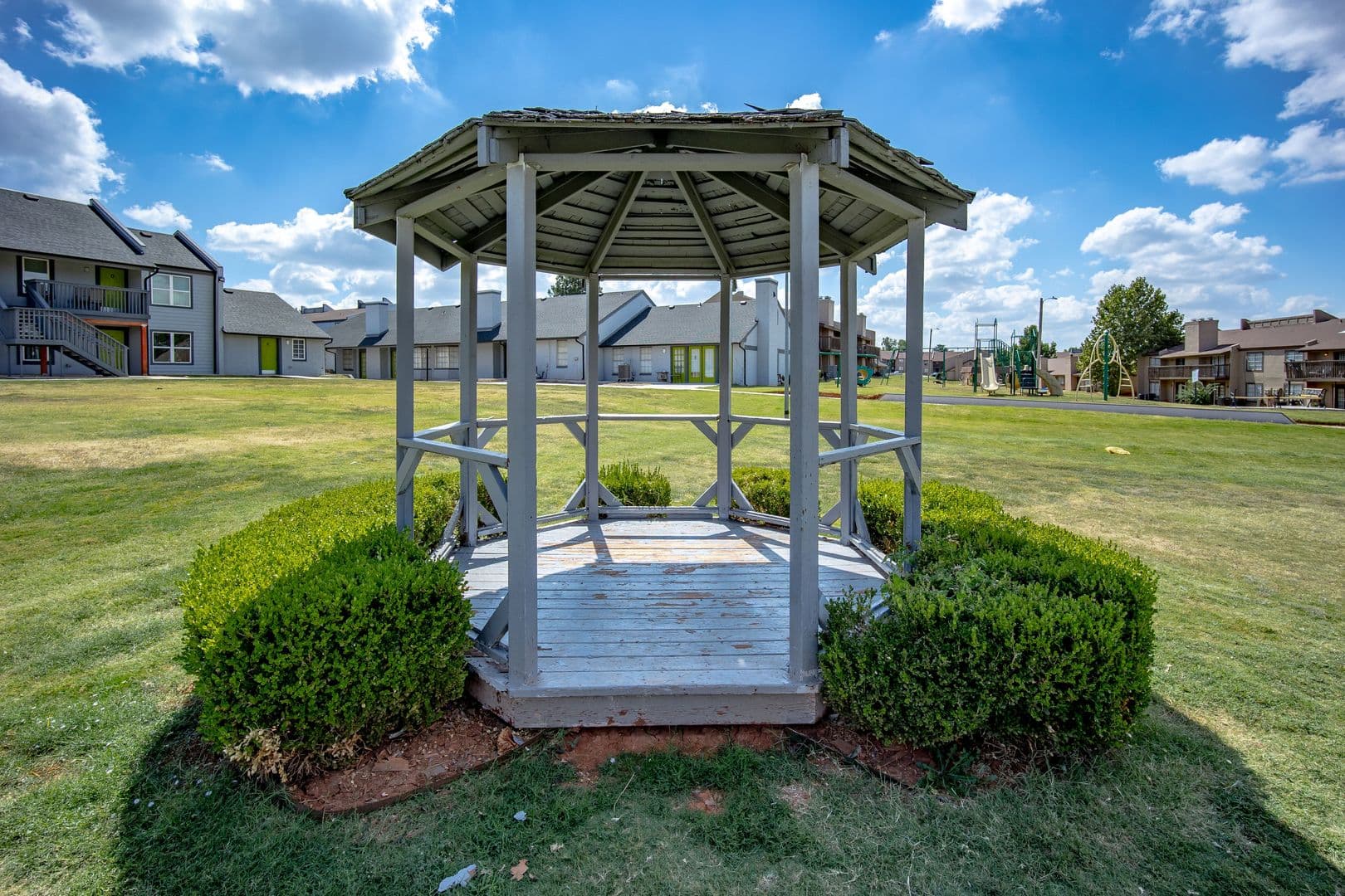Oklahoma City Apartment: 2700 Indian Creek Blvd