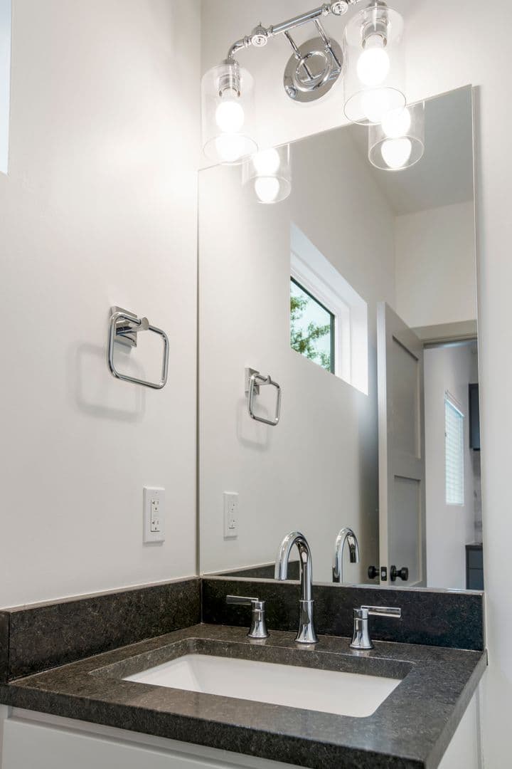Tulsa Apartment: 1411 S Quaker Ave