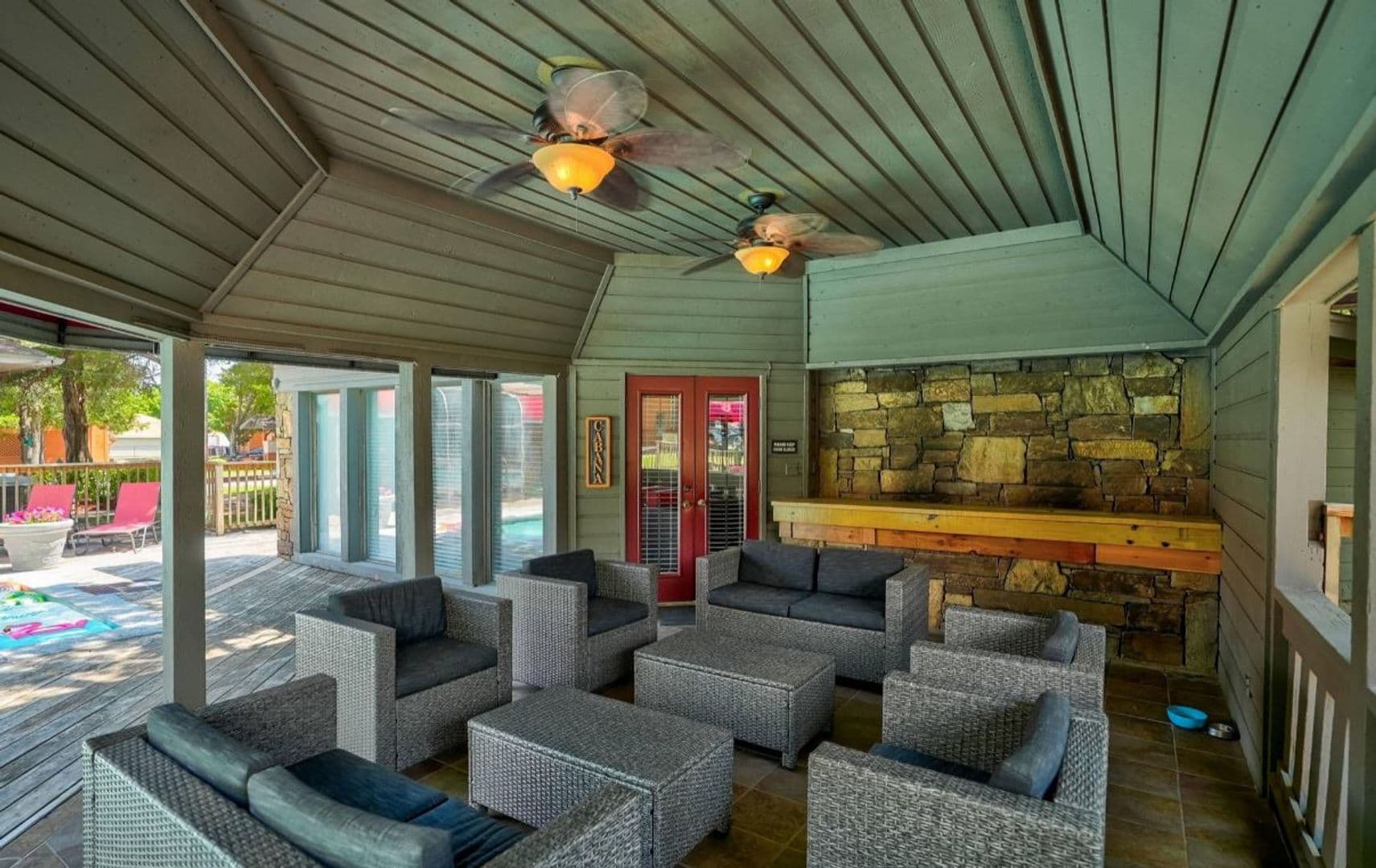 Norman Apartment: 3001 Oak Tree Ave
