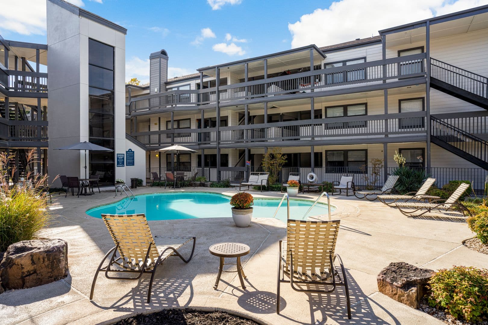 Tulsa Apartment: 10011 S Sheridan Road
