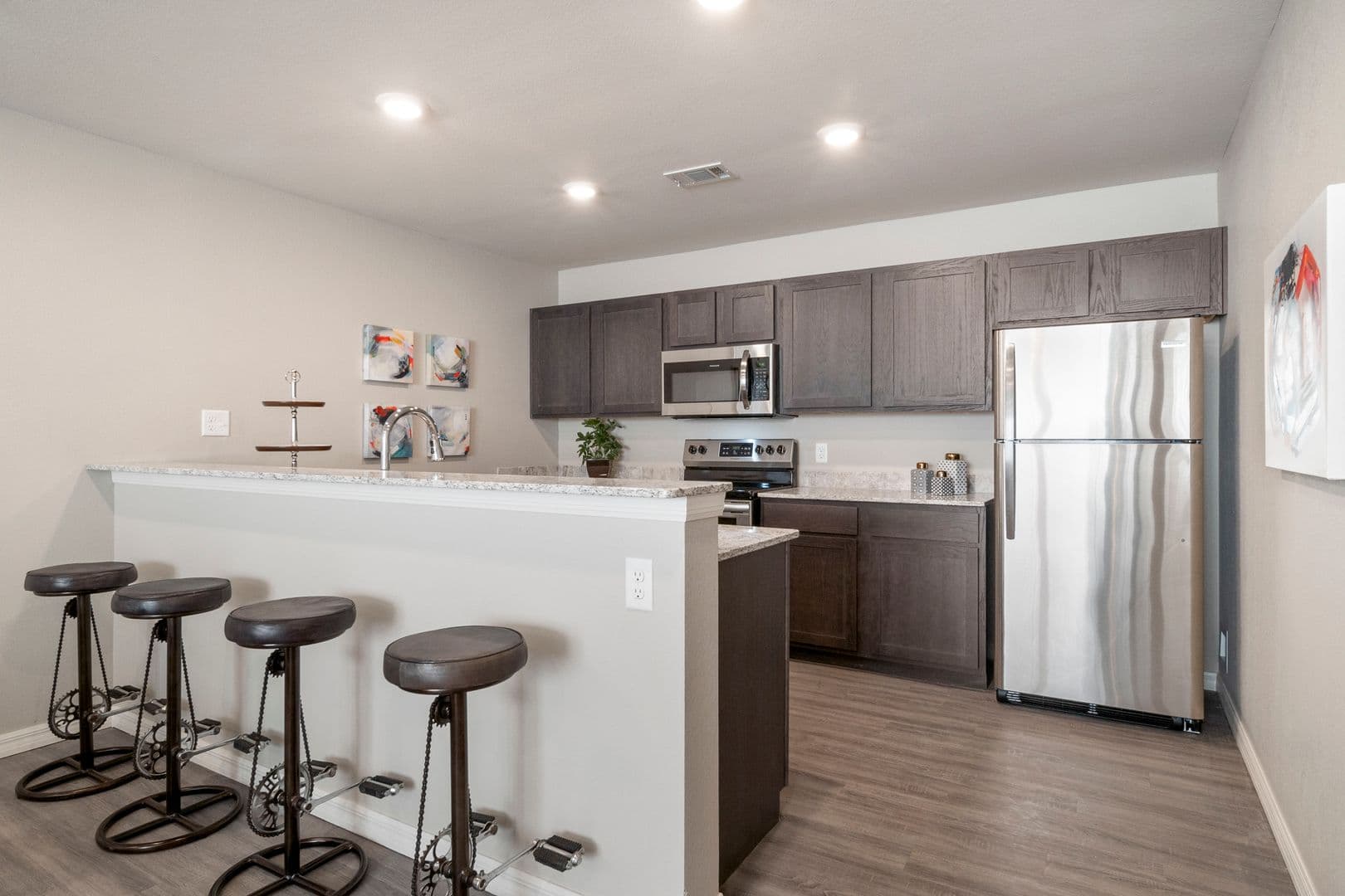 Springdale Apartment: 617 Spallone Blvd