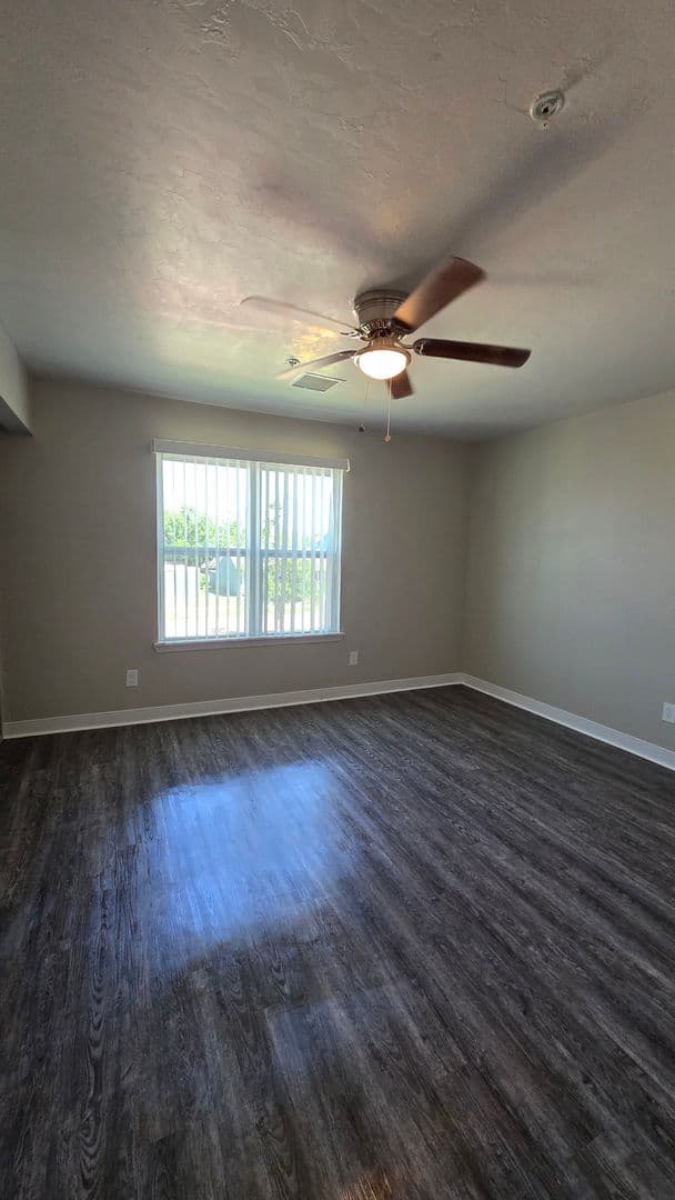 Oklahoma City Apartment: 2700 Indian Creek Blvd