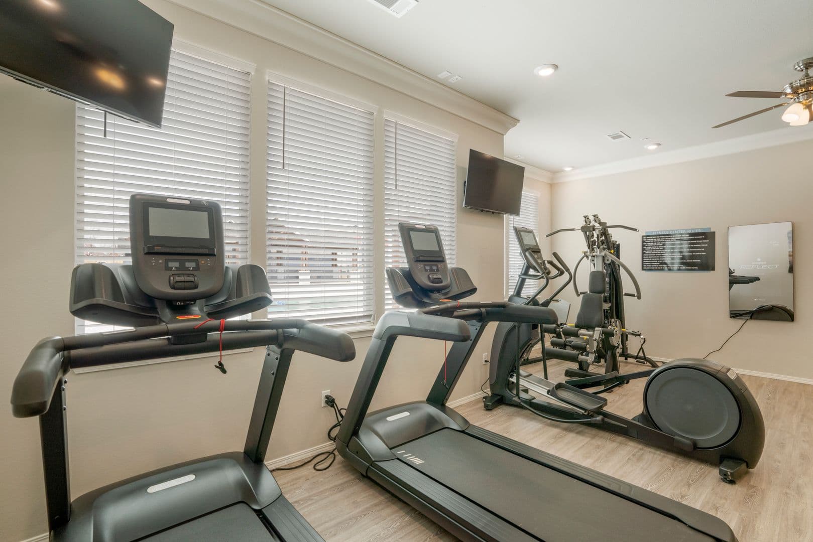 Springdale Apartment: 3324 S Old Missouri Rd