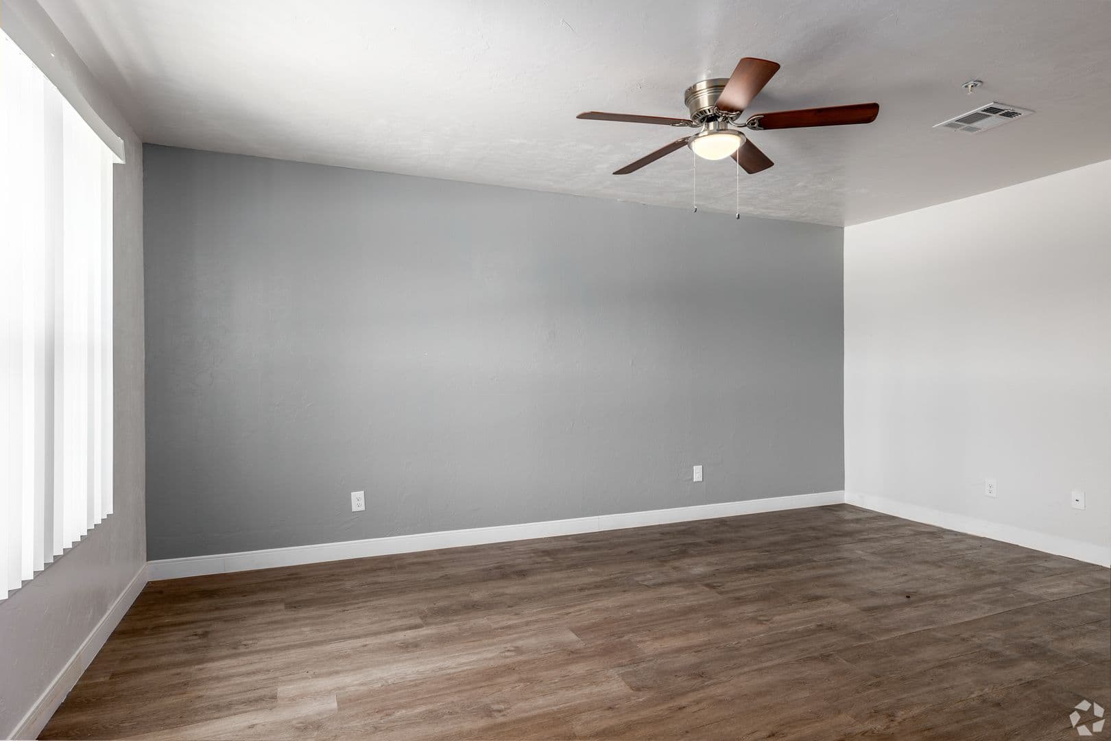 Oklahoma City Apartment: 2700 Indian Creek Blvd