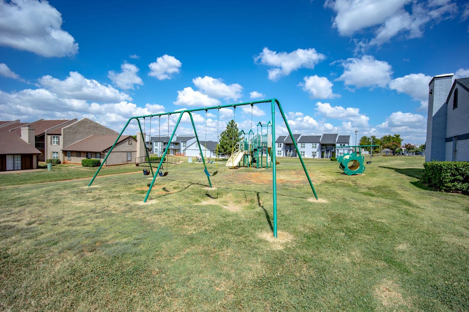 Oklahoma City Apartment: 2700 Indian Creek Blvd