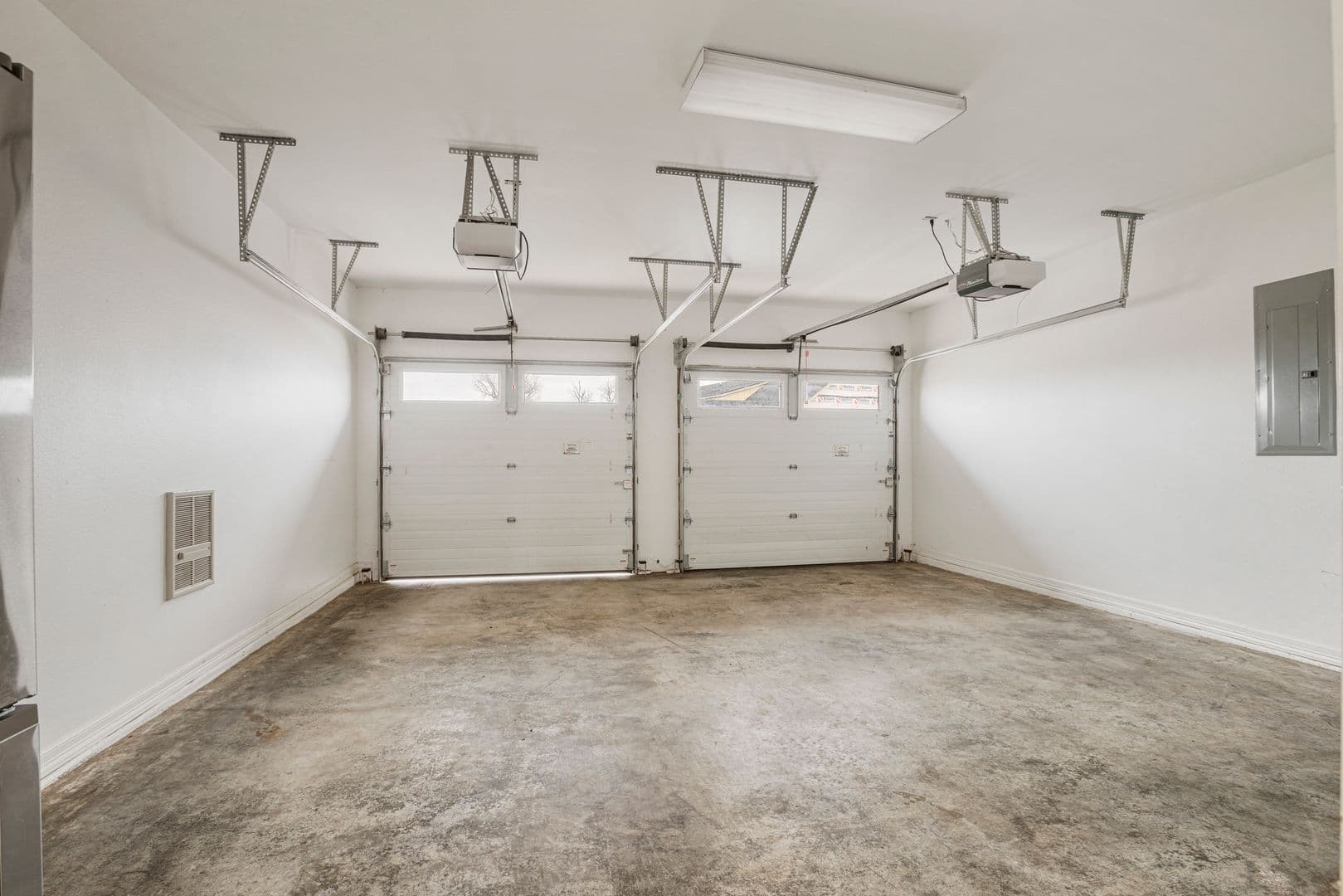 Jenks Apartment: 10700 Douglas Circle