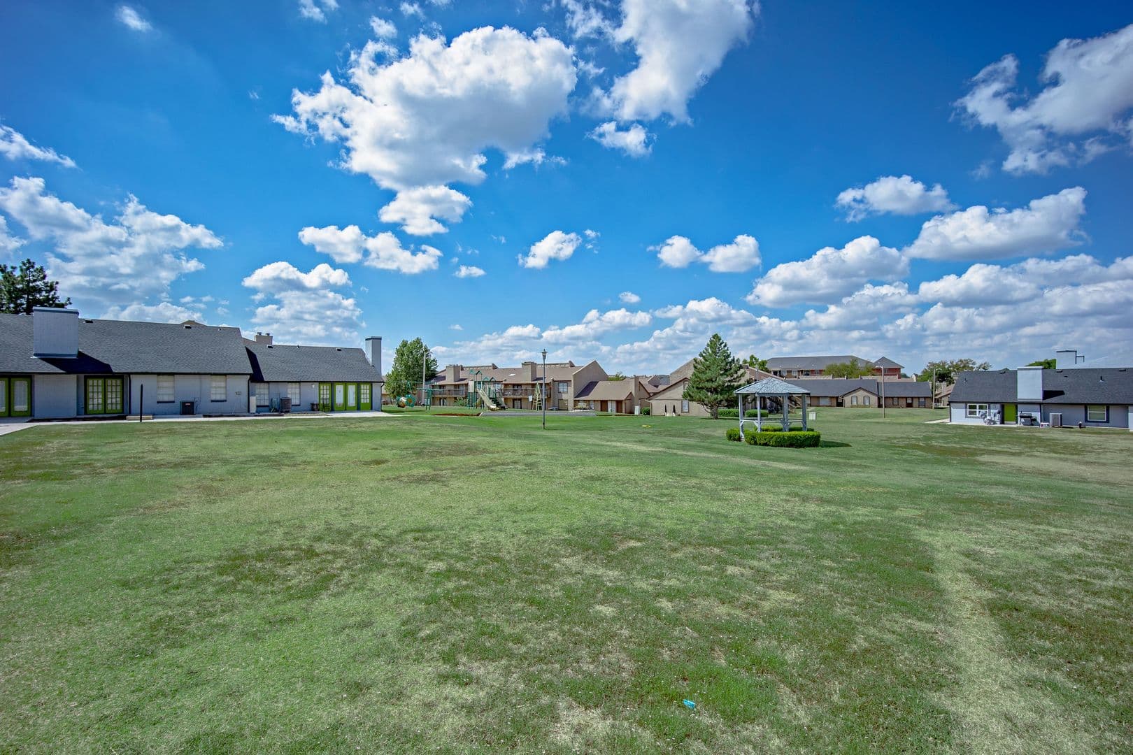 Oklahoma City Apartment: 2700 Indian Creek Blvd