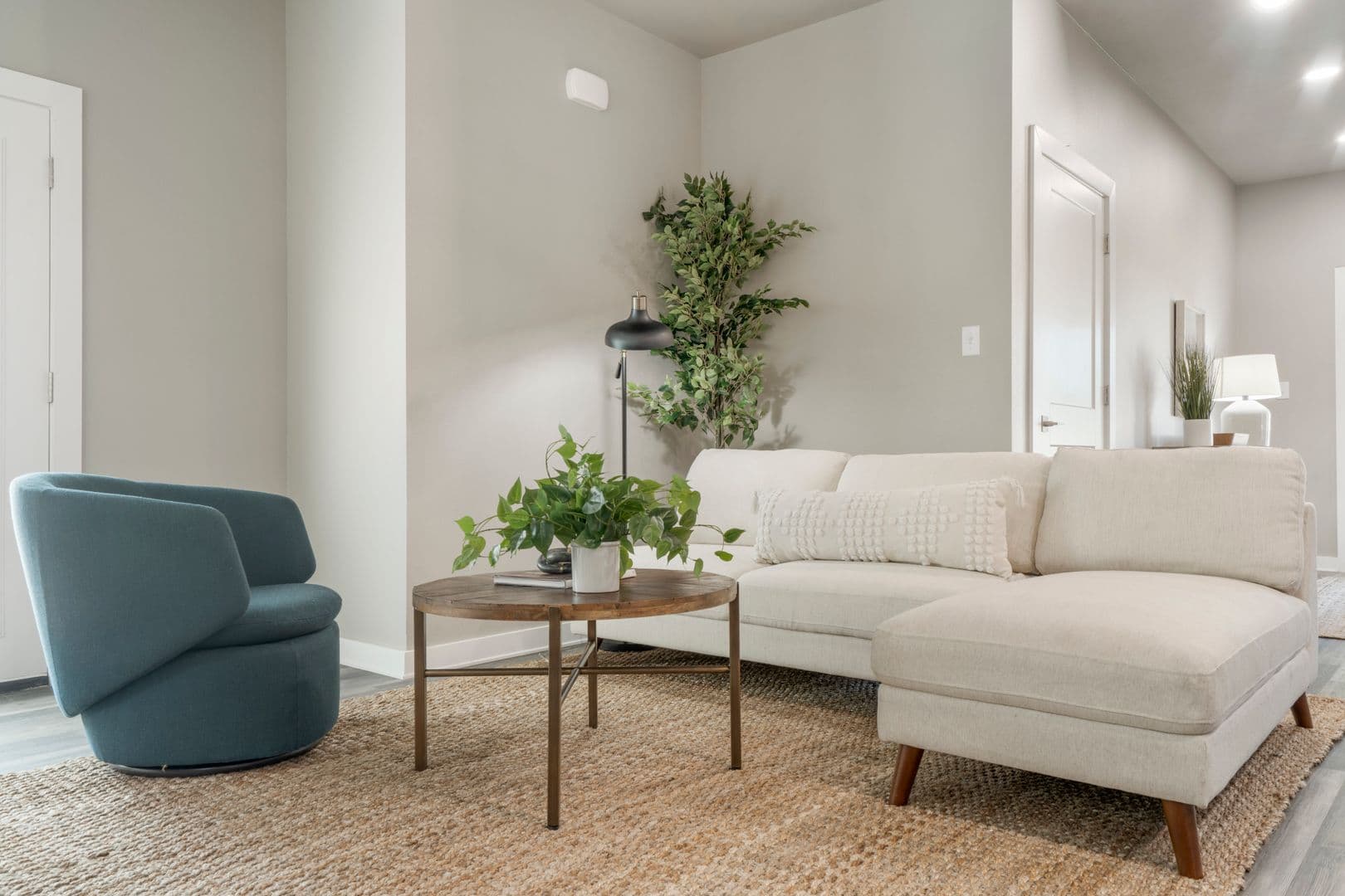 Jenks Apartment: 10700 Douglas Circle