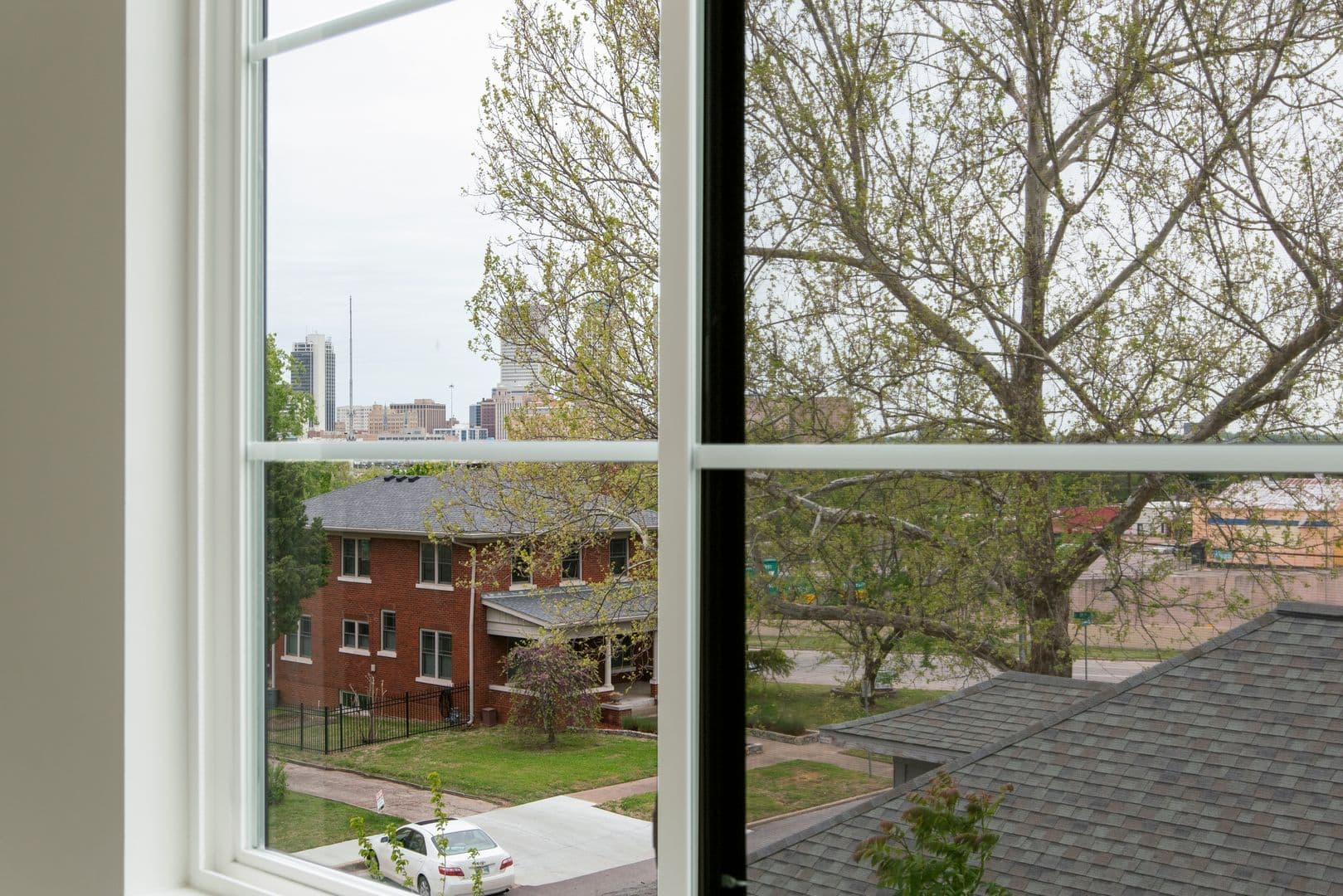 Tulsa Apartment: 1411 S Quaker Ave