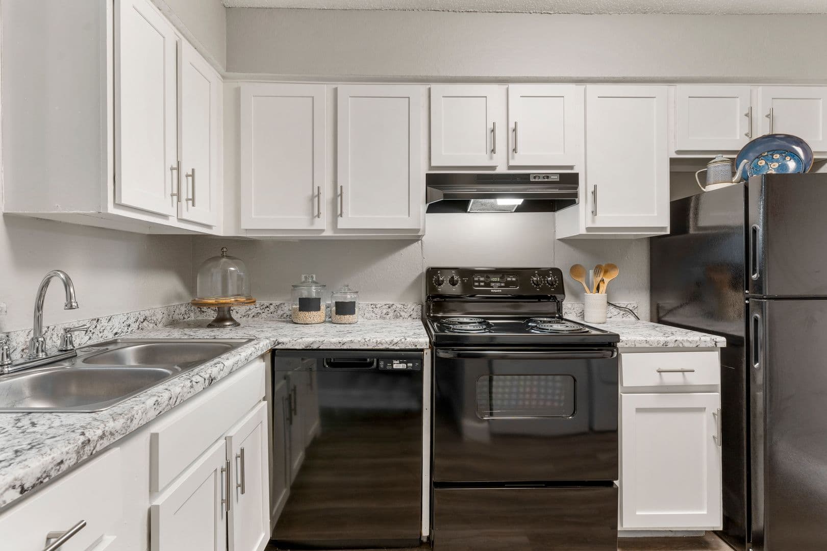 Tulsa Apartment: 10149 E. 32nd St