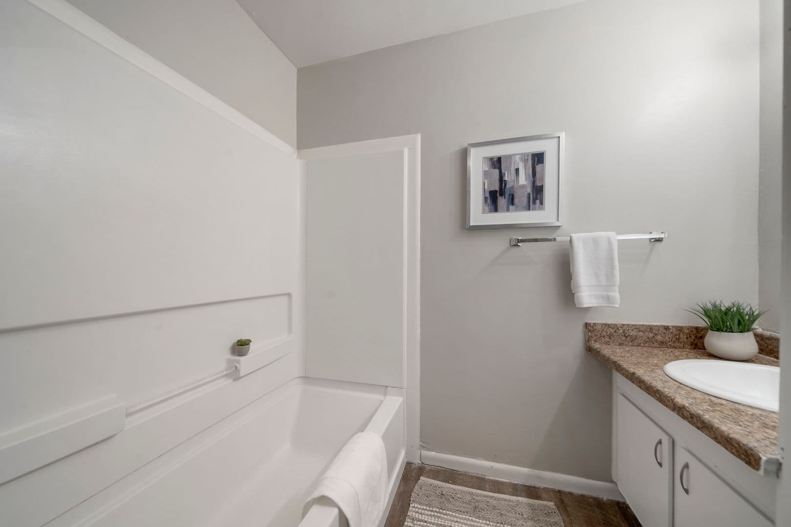 Pryor Apartment: 1220 SE 9th Street