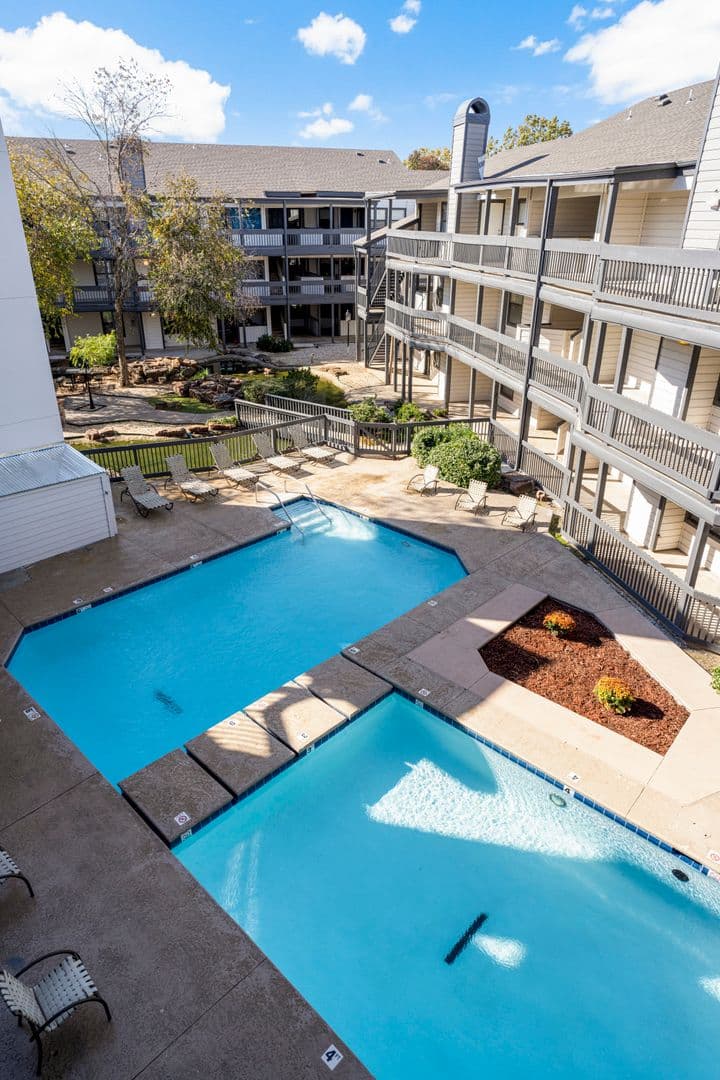 Tulsa Apartment: 10011 S Sheridan Road