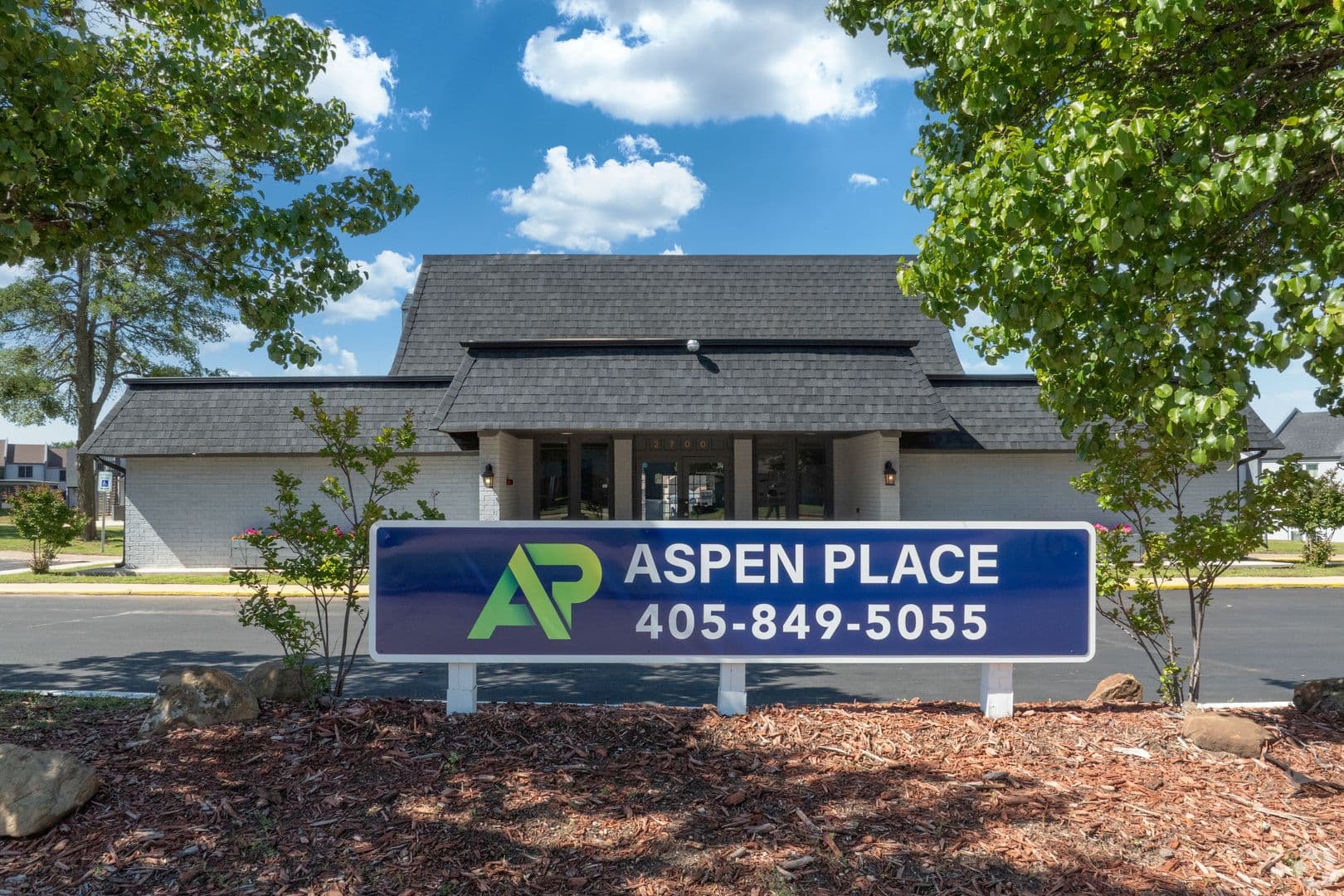 Oklahoma City Apartment: 2700 Indian Creek Blvd