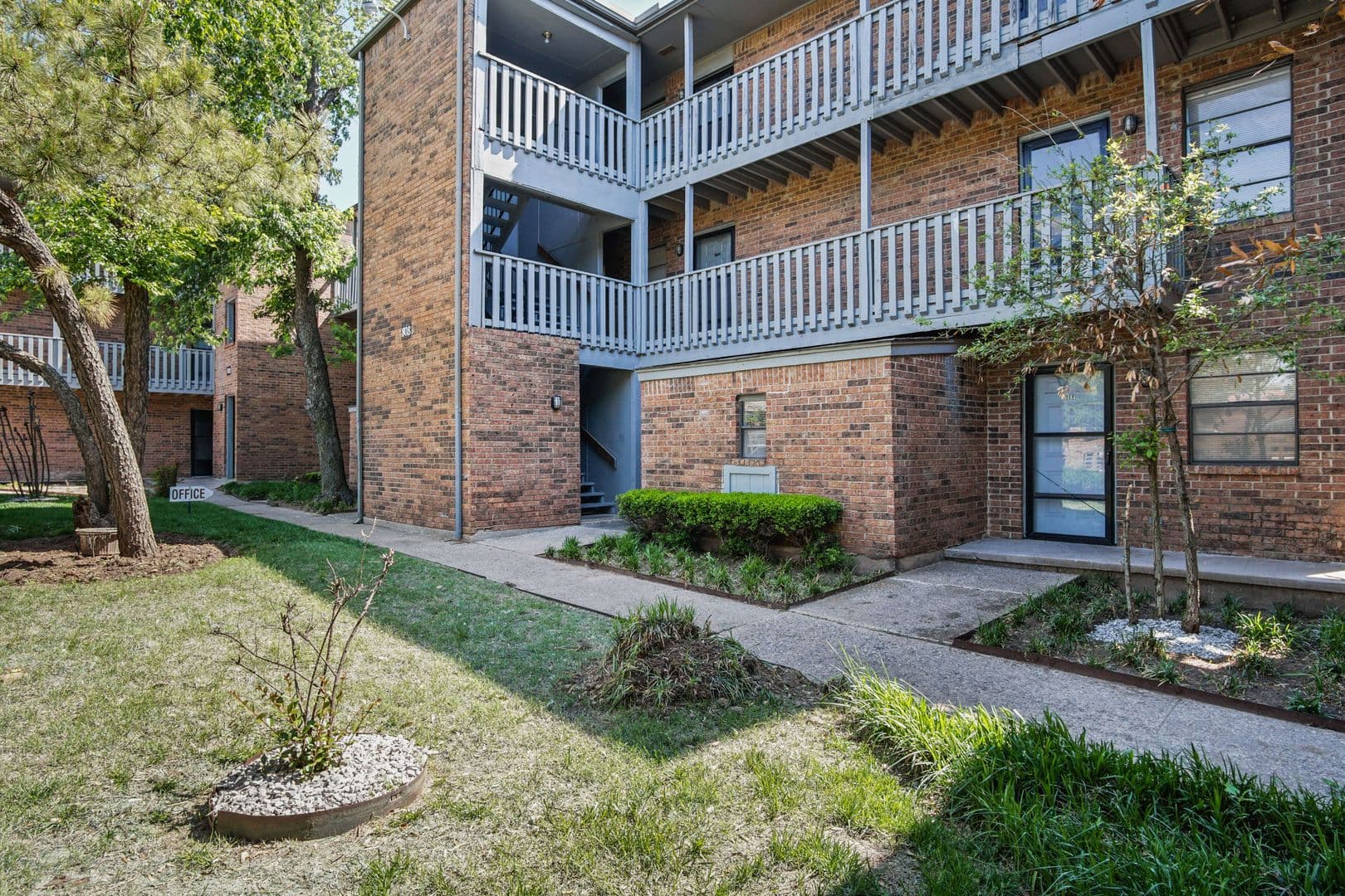 Oklahoma City Apartment: 800 N. Meridian Ave