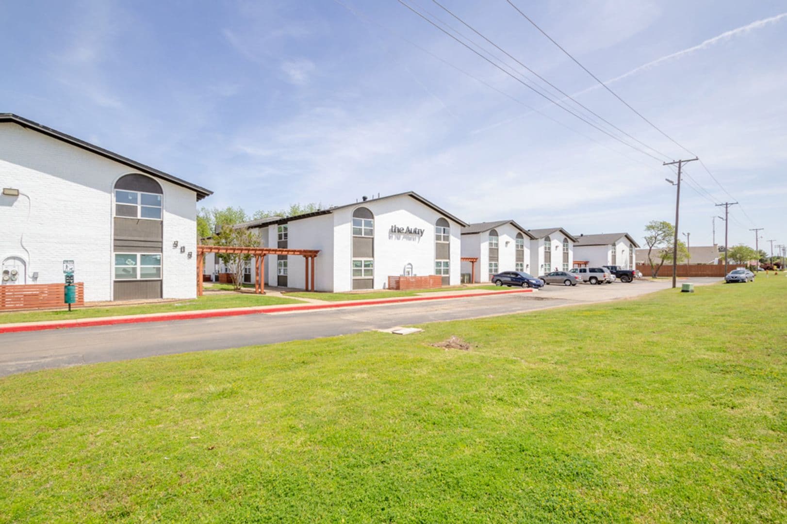 Norman Apartment: 917 24th Ave SW