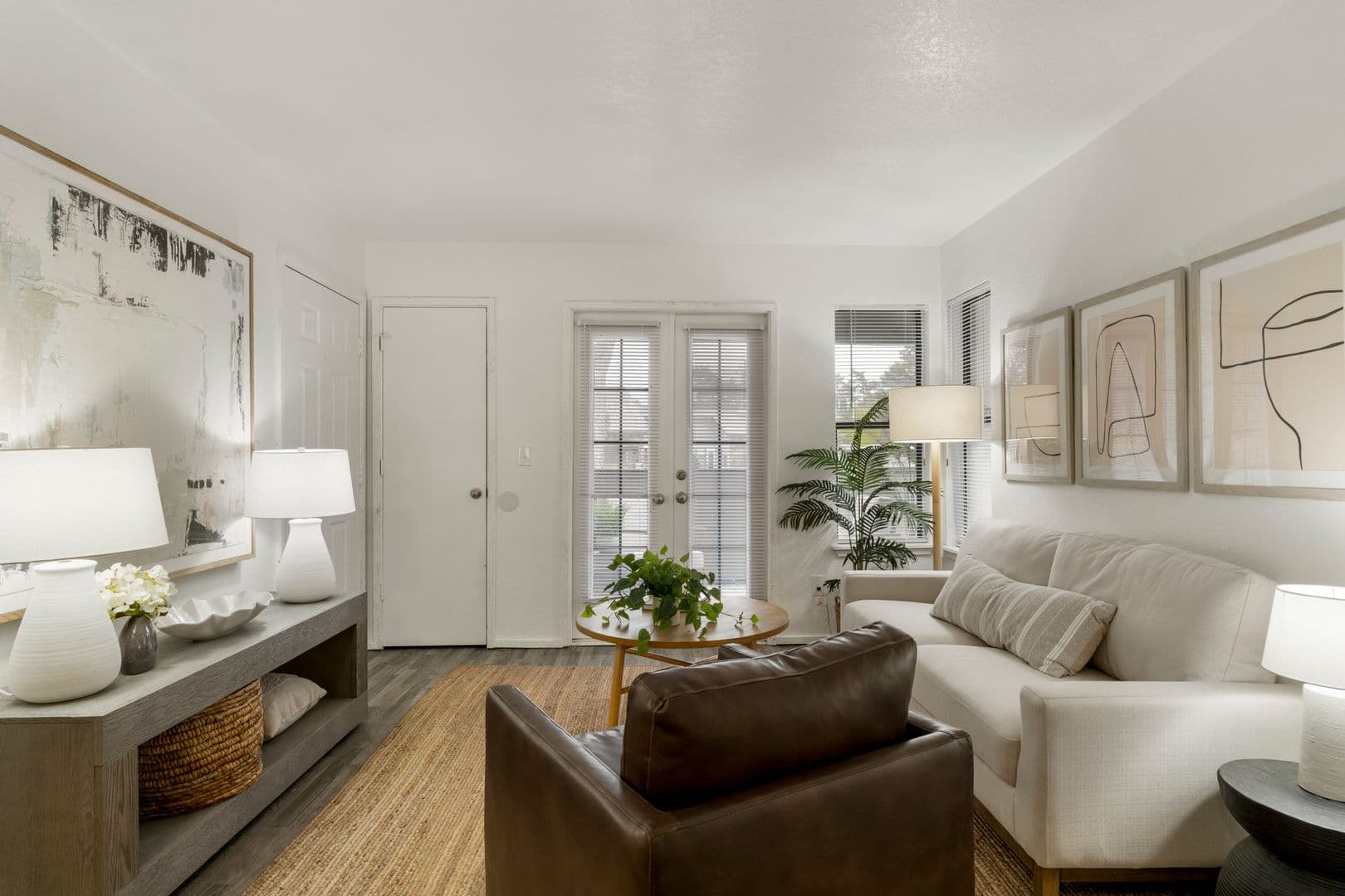 Norman Apartment: 3001 Oak Tree Ave