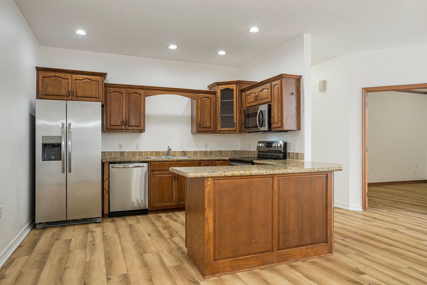 Jenks Apartment: 10700 Douglas Circle