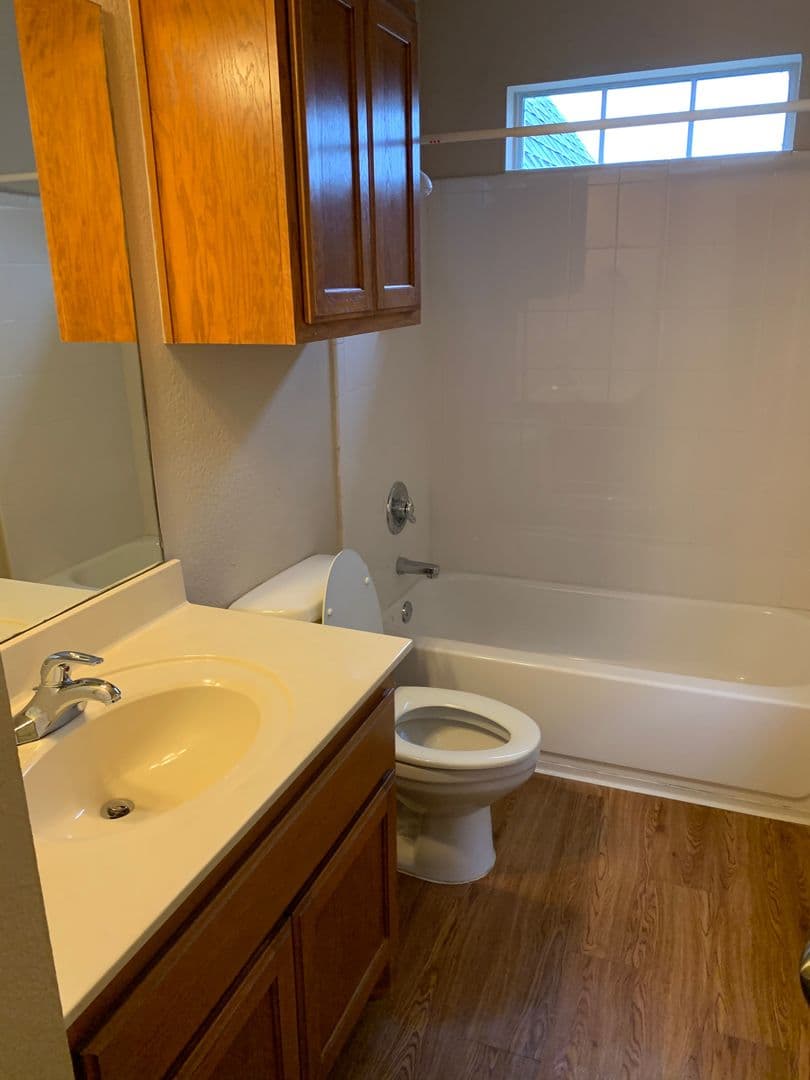 Tulsa Apartment: 1918 S. 82nd East Avenue