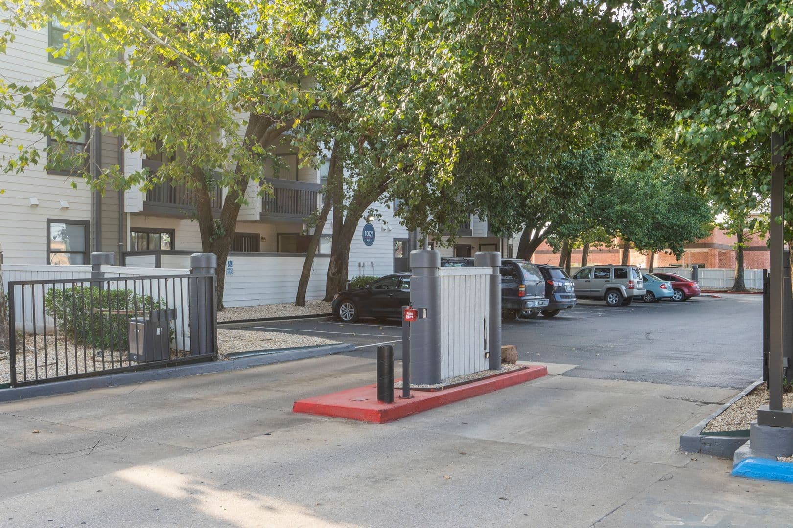 Tulsa Apartment: 10011 S Sheridan Road