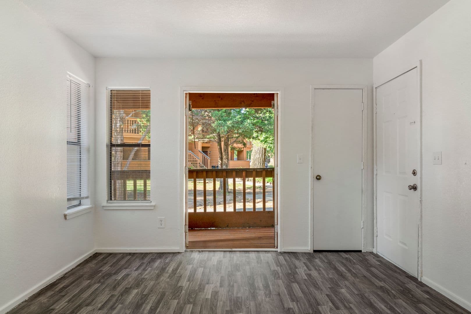 Norman Apartment: 3001 Oak Tree Ave