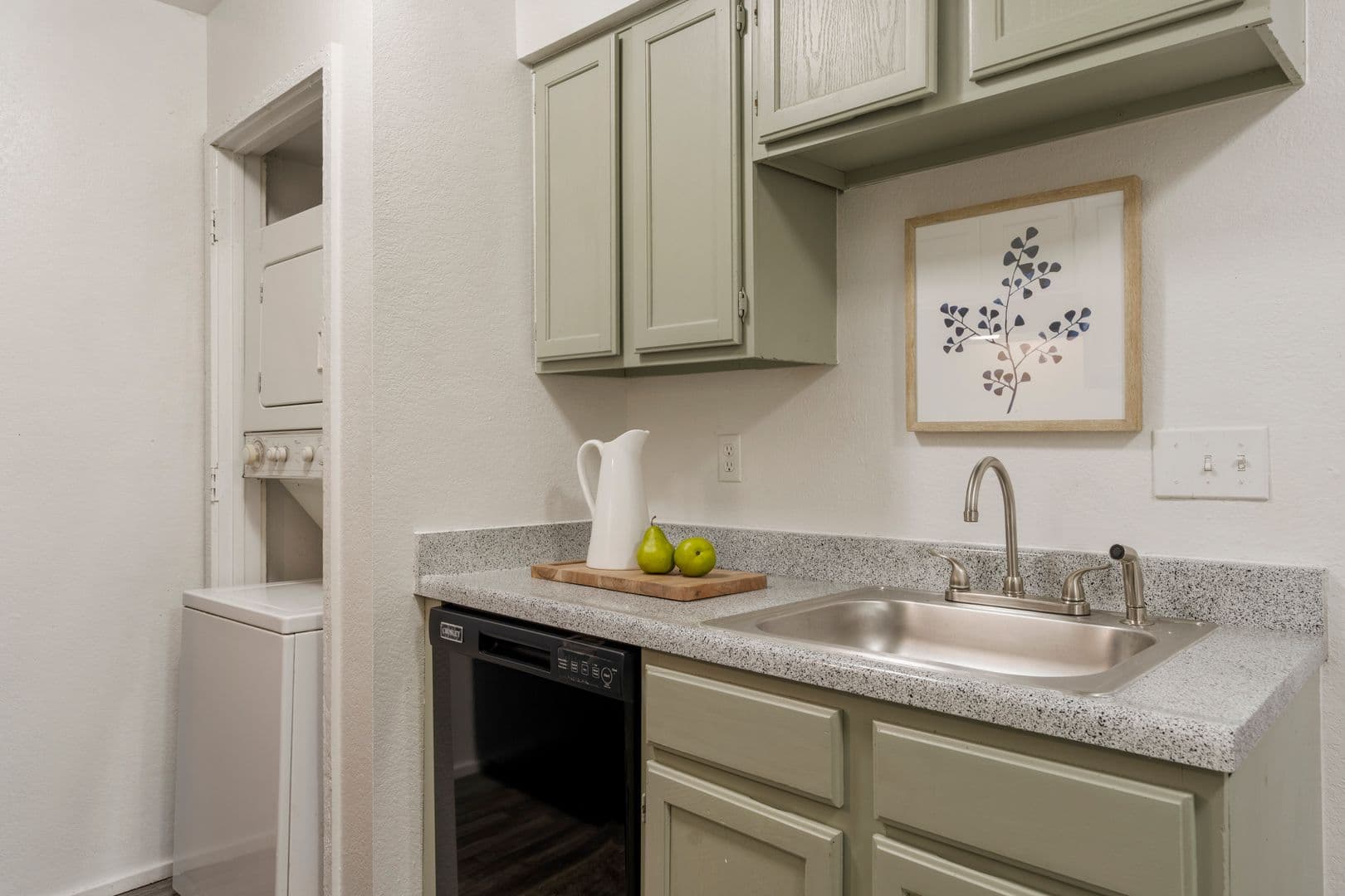 Norman Apartment: 1100 Oak Tree Ave