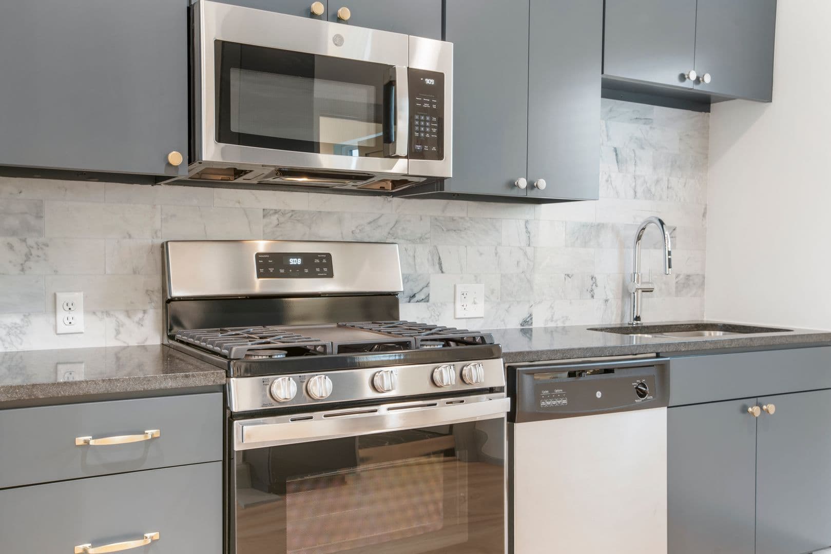 Tulsa Apartment: 1411 S Quaker Ave