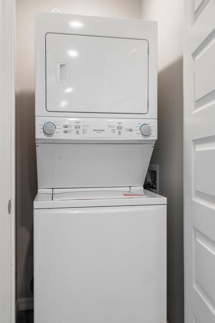 Springdale Apartment: 617 Spallone Blvd