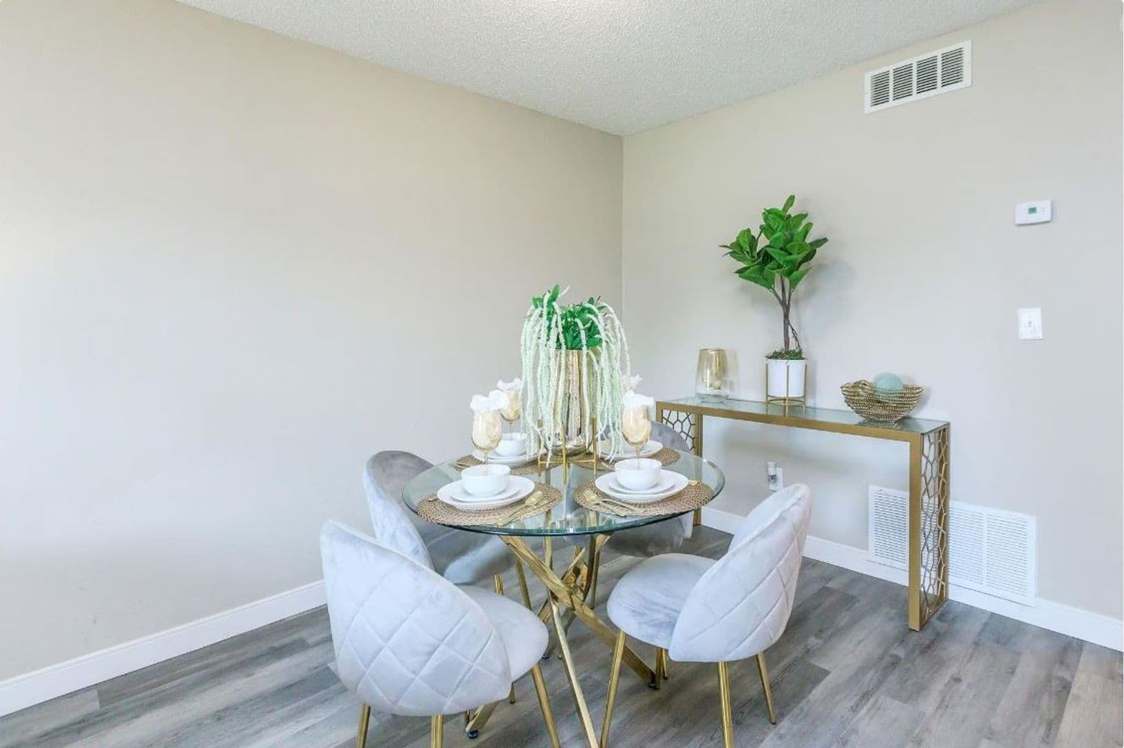 Oklahoma City Apartment: 2700 Indian Creek Blvd
