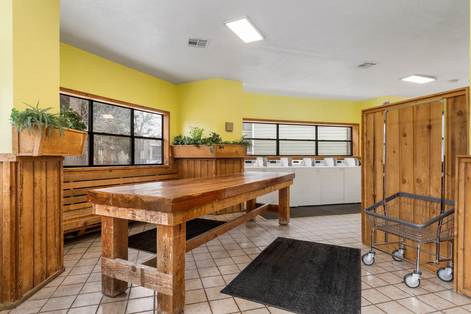 Norman Apartment: 3001 Oak Tree Ave