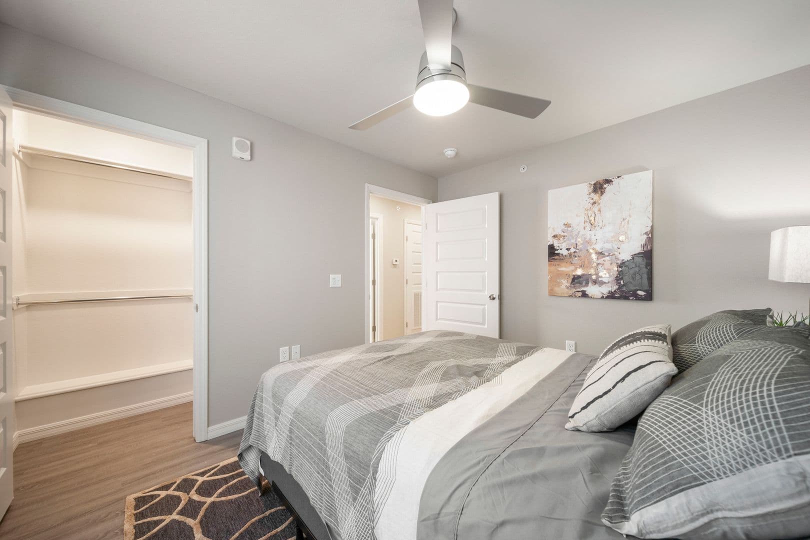 Springdale Apartment: 3324 S Old Missouri Rd