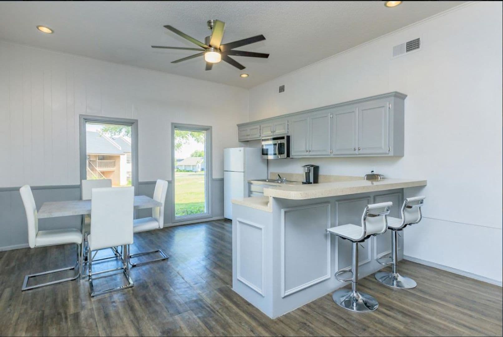 Oklahoma City Apartment: 2700 Indian Creek Blvd