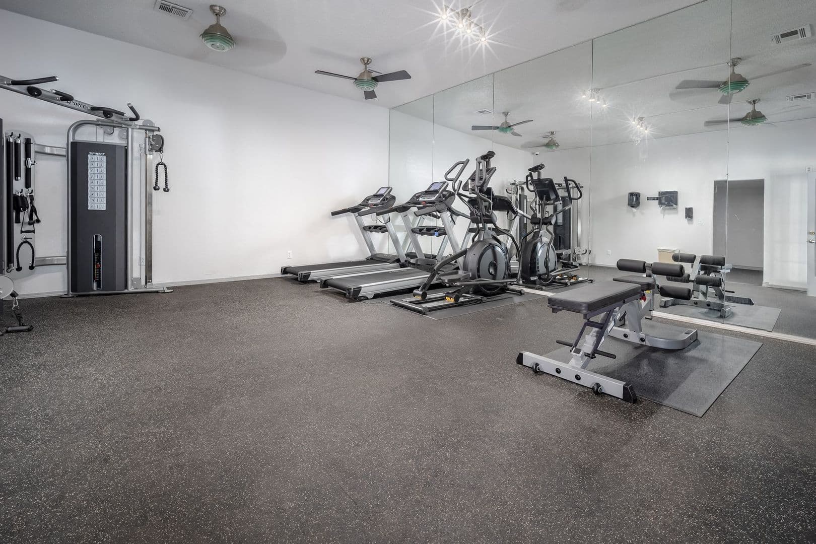Oklahoma City Apartment: 2700 Indian Creek Blvd