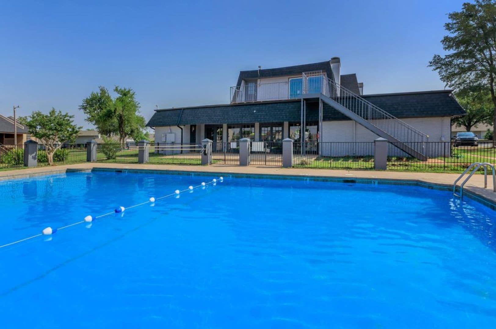 Oklahoma City Apartment: 2700 Indian Creek Blvd