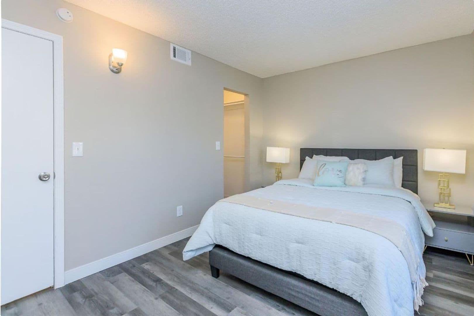 Oklahoma City Apartment: 2700 Indian Creek Blvd
