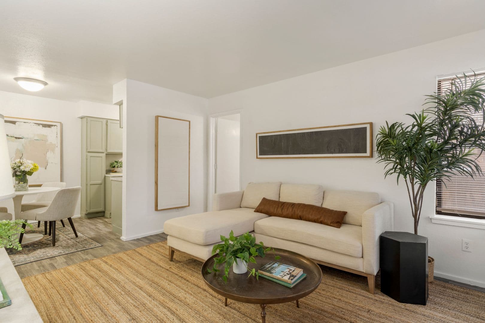 Norman Apartment: 1100 Oak Tree Ave