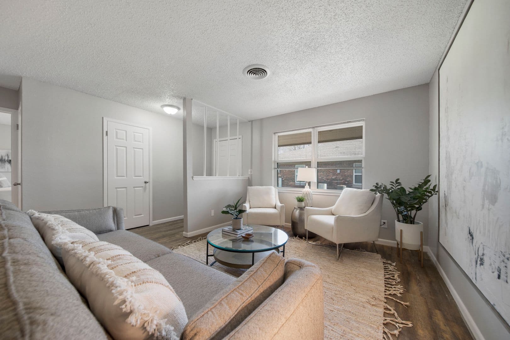 Pryor Apartment: 1220 SE 9th Street