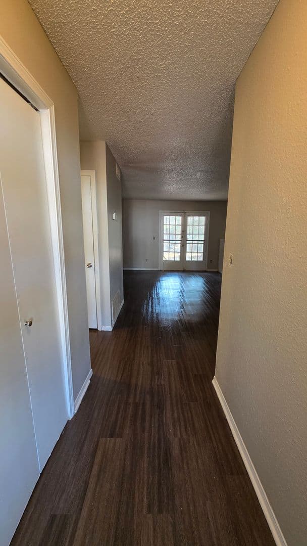 Oklahoma City Apartment: 2700 Indian Creek Blvd