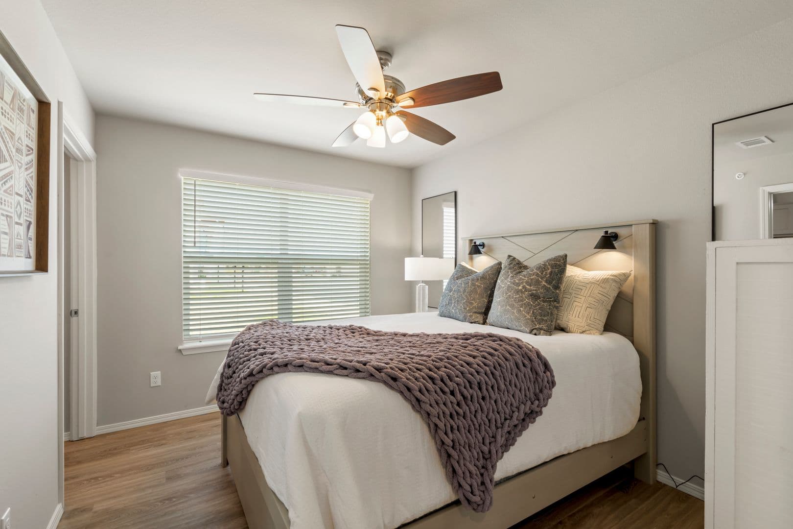Springdale Apartment: 3324 S Old Missouri Rd