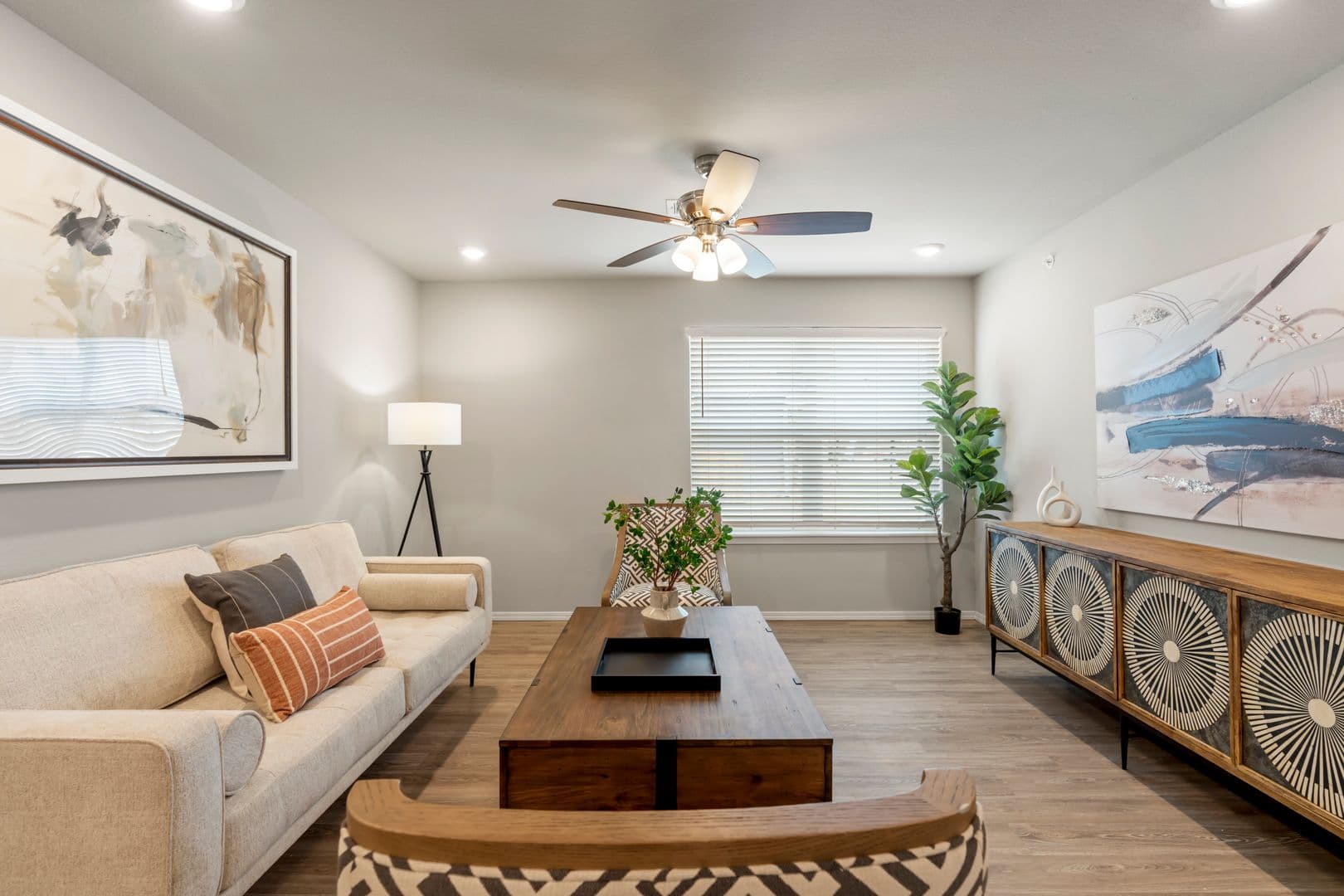 Springdale Apartment: 3324 S Old Missouri Rd