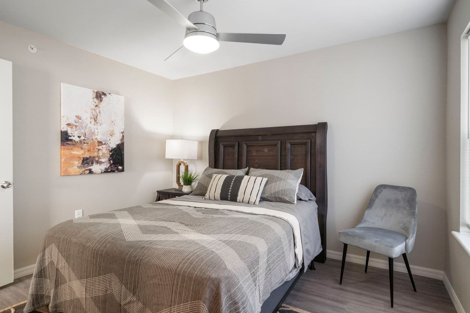 Springdale Apartment: 3324 S Old Missouri Rd