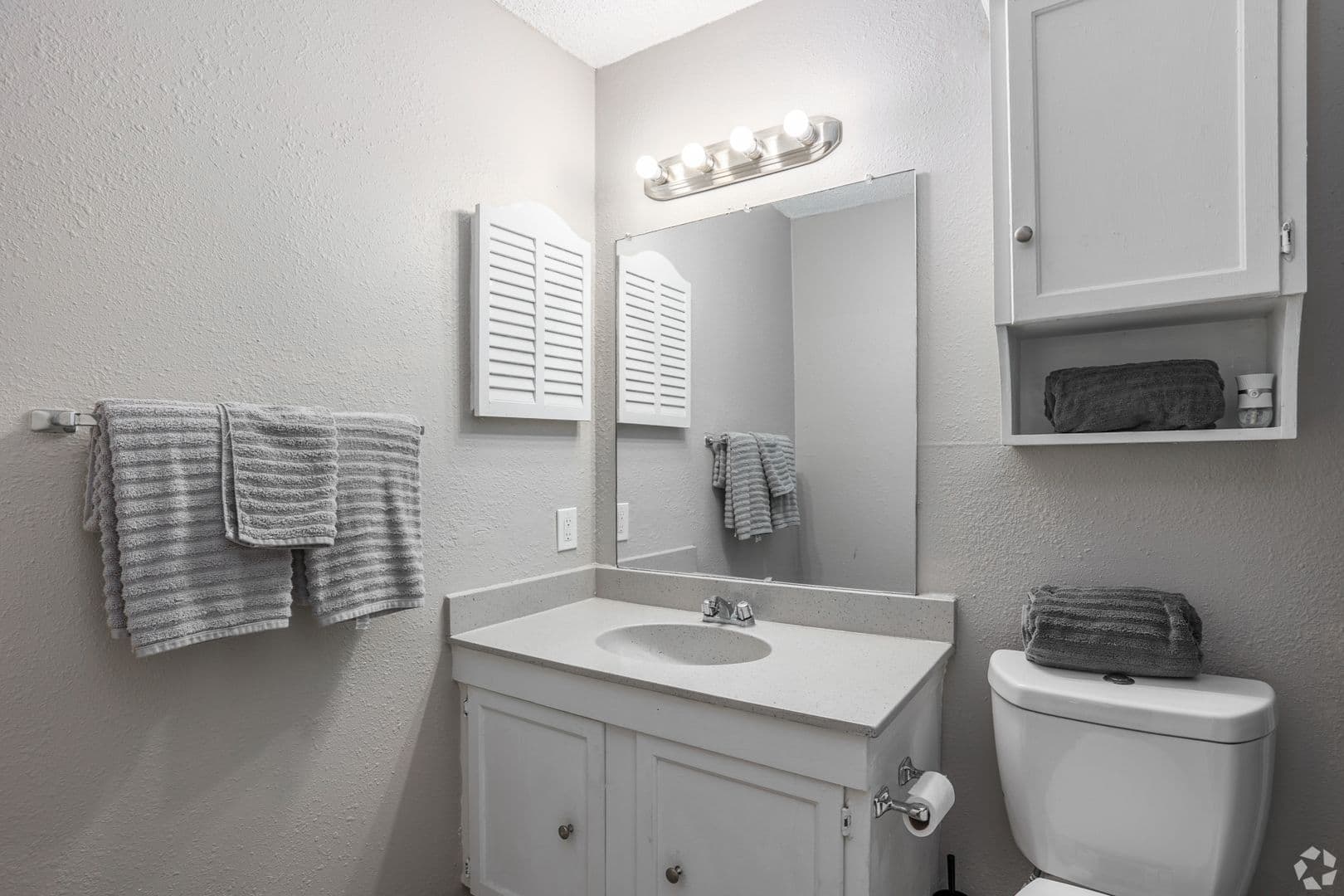 Oklahoma City Apartment: 2700 Indian Creek Blvd