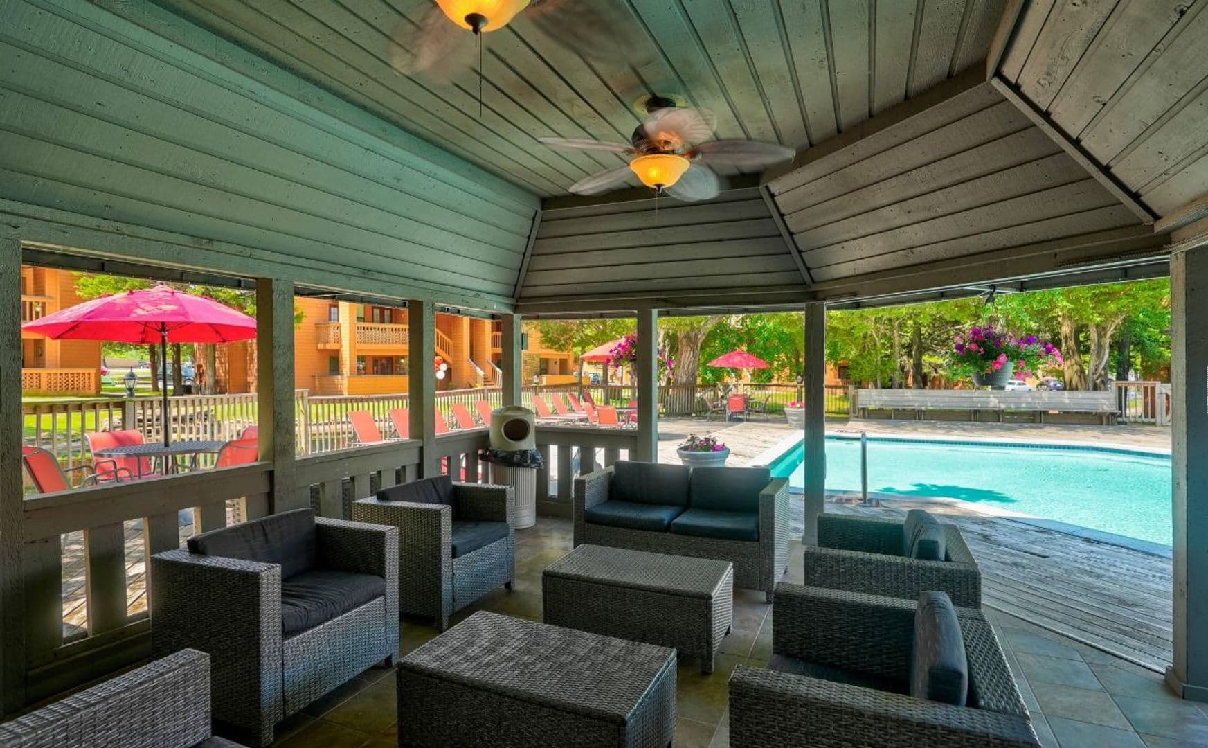 Norman Apartment: 3001 Oak Tree Ave