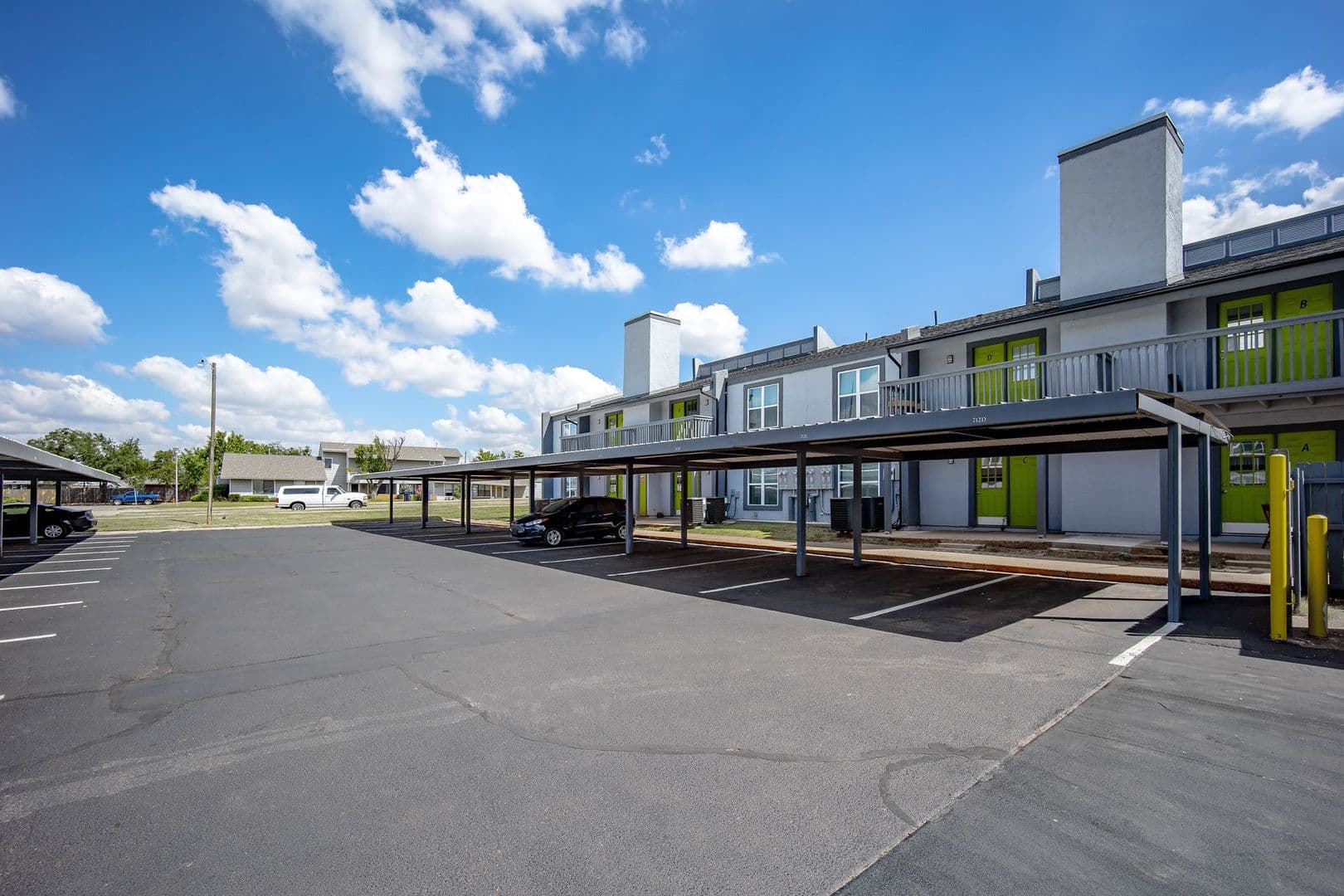 Oklahoma City Apartment: 2700 Indian Creek Blvd