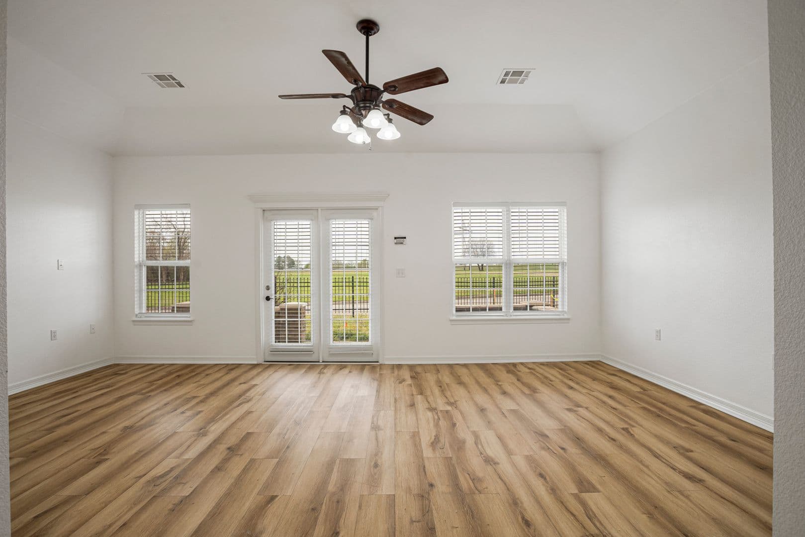 Jenks Apartment: 10700 Douglas Circle