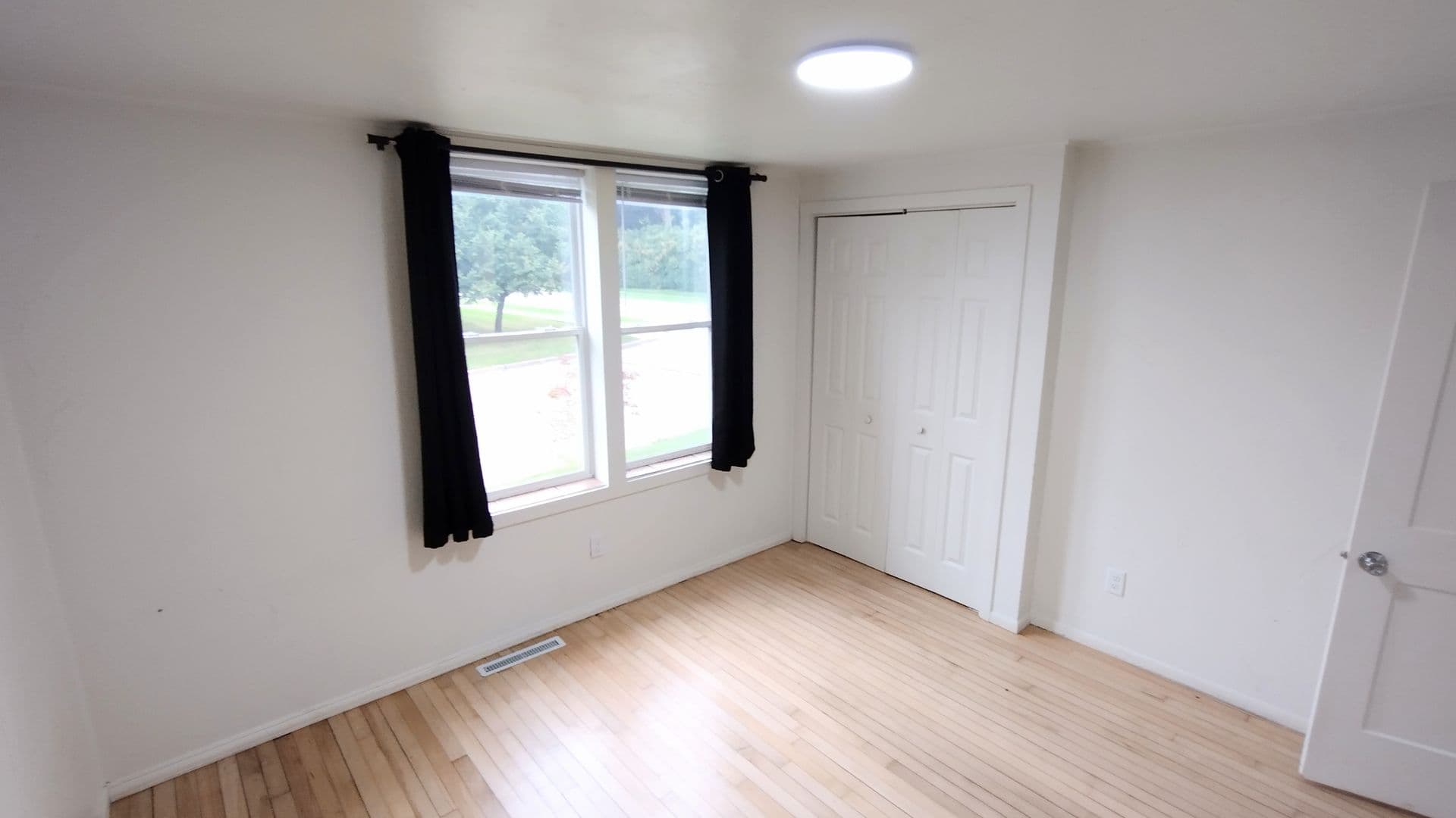 Ripon Apartment: 338 Eureka St