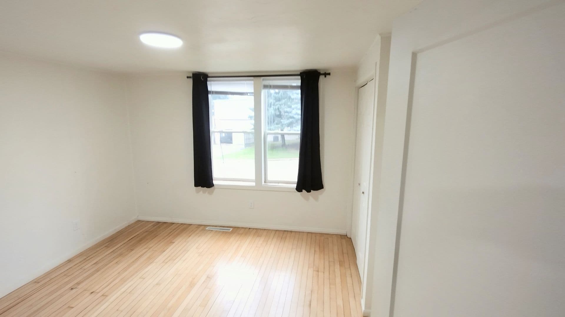 Ripon Apartment: 338 Eureka St