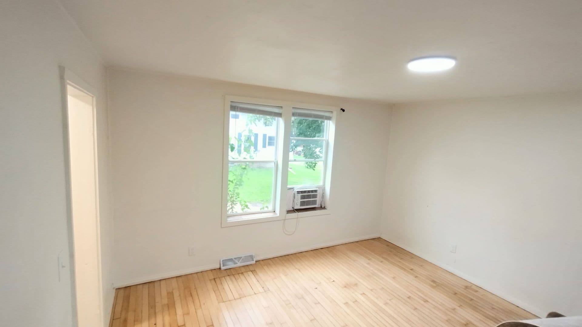 Ripon Apartment: 338 Eureka St