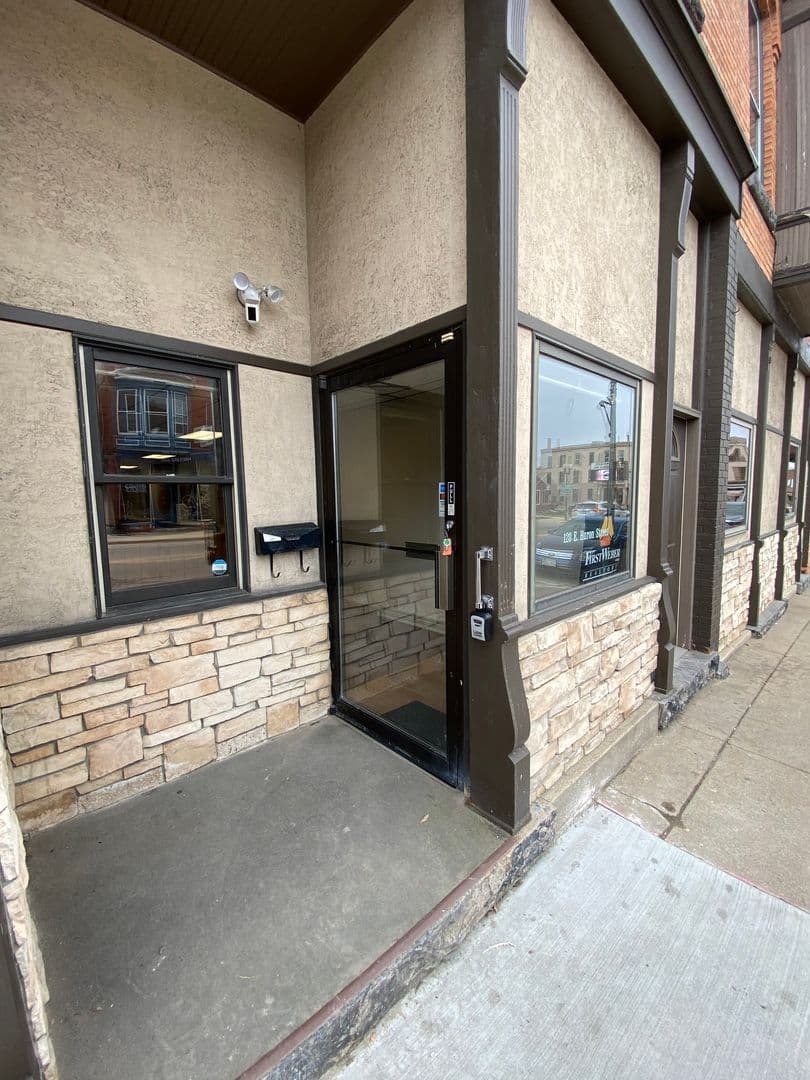 Berlin Apartment: 118/120 E Huron St